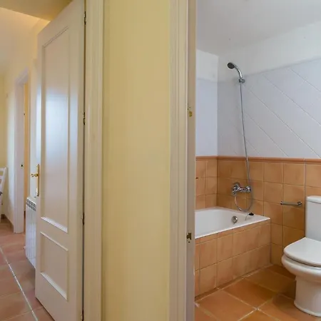 Sleeps 6 Pool