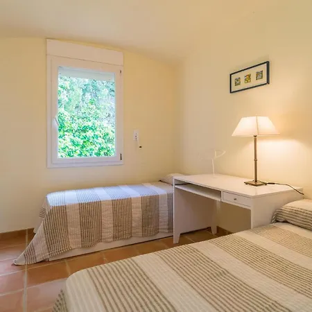 Nyaraló Sleeps 6 Pool